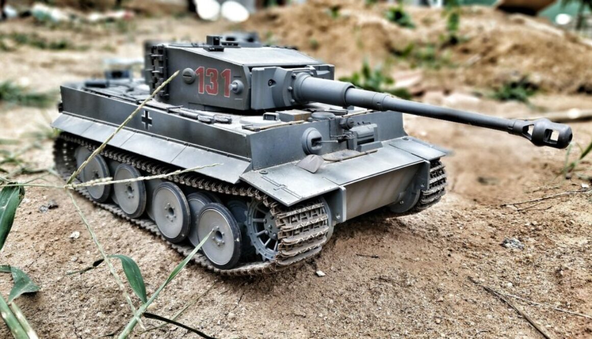 Who was the pilot with bazookas that led a tank battle?